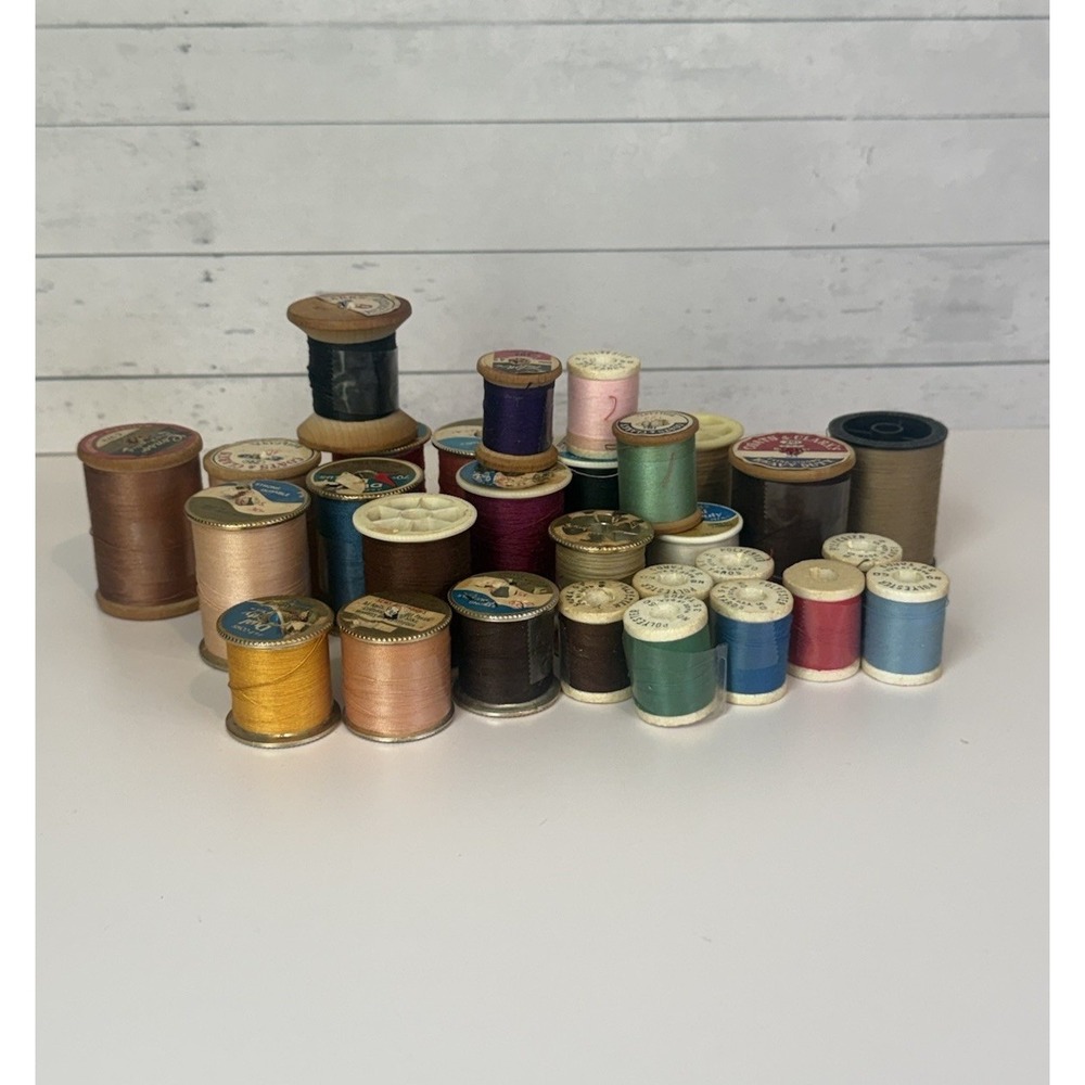 Vtg Sewing Thread Spool Mixed Brands Wood & Plastic Bobbins Assorted